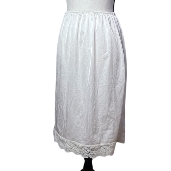 Wondermaid Other - Wondermaid Vintage Slip Skirt 2x Cream Color Elastic Waist Laced Hem Pre-owned
